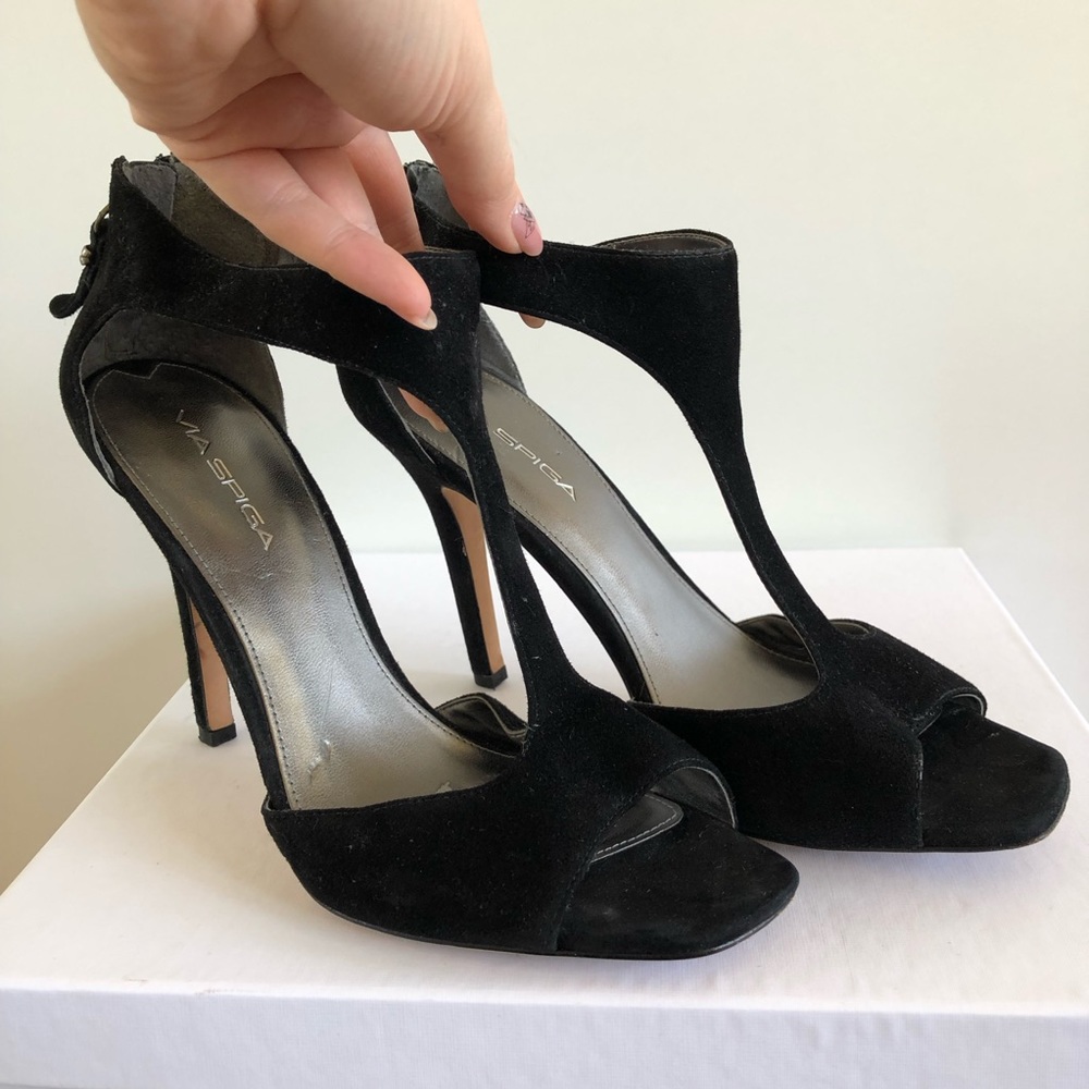 Via Spiga Heels. Square Toe. suede